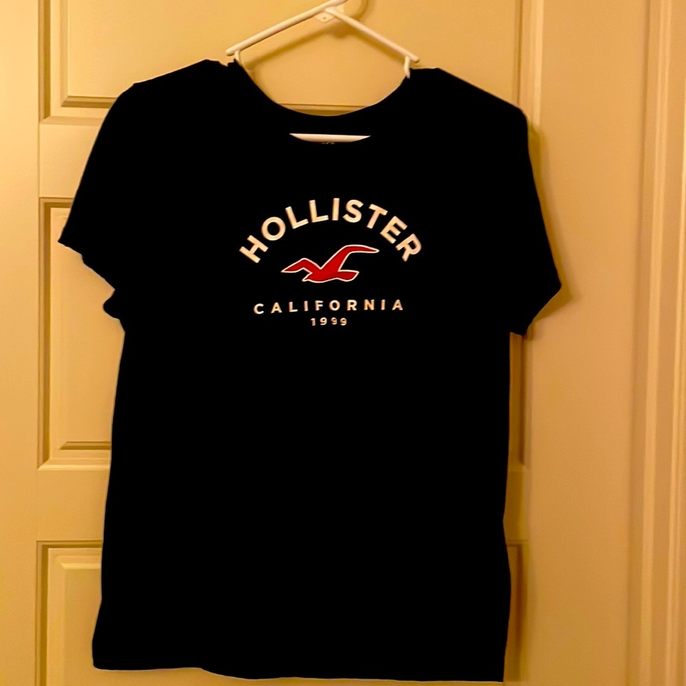Hollister Women’s Large Classic T-Shirt - Navy Blue - Like New